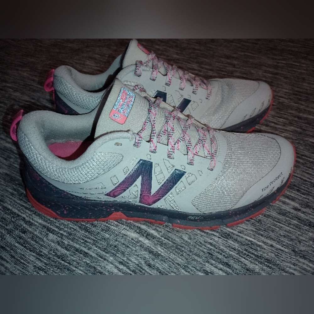 New Balance NB Nitrel Trail Running Gray Hot Pink Womens 7.5
